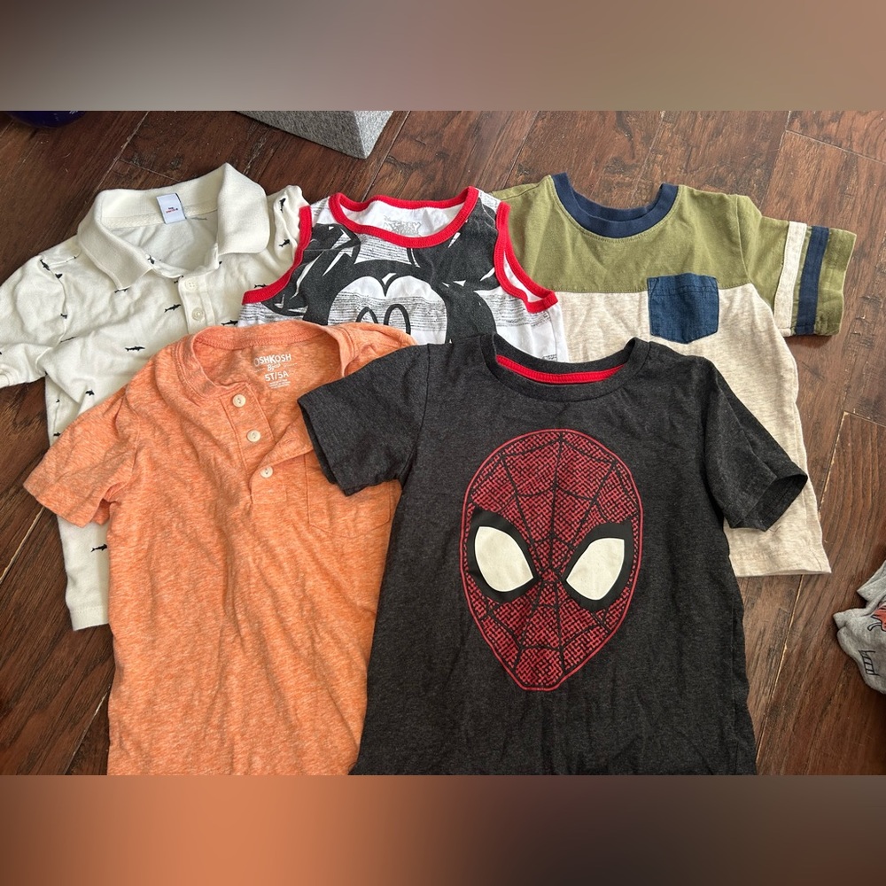 Boys size 5t short sleeve tops